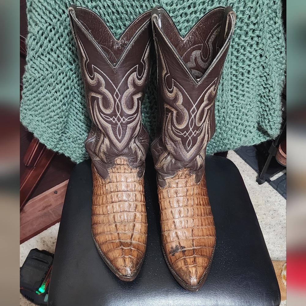 Men's Caiman Tail Cowtown Cowboy Boots.